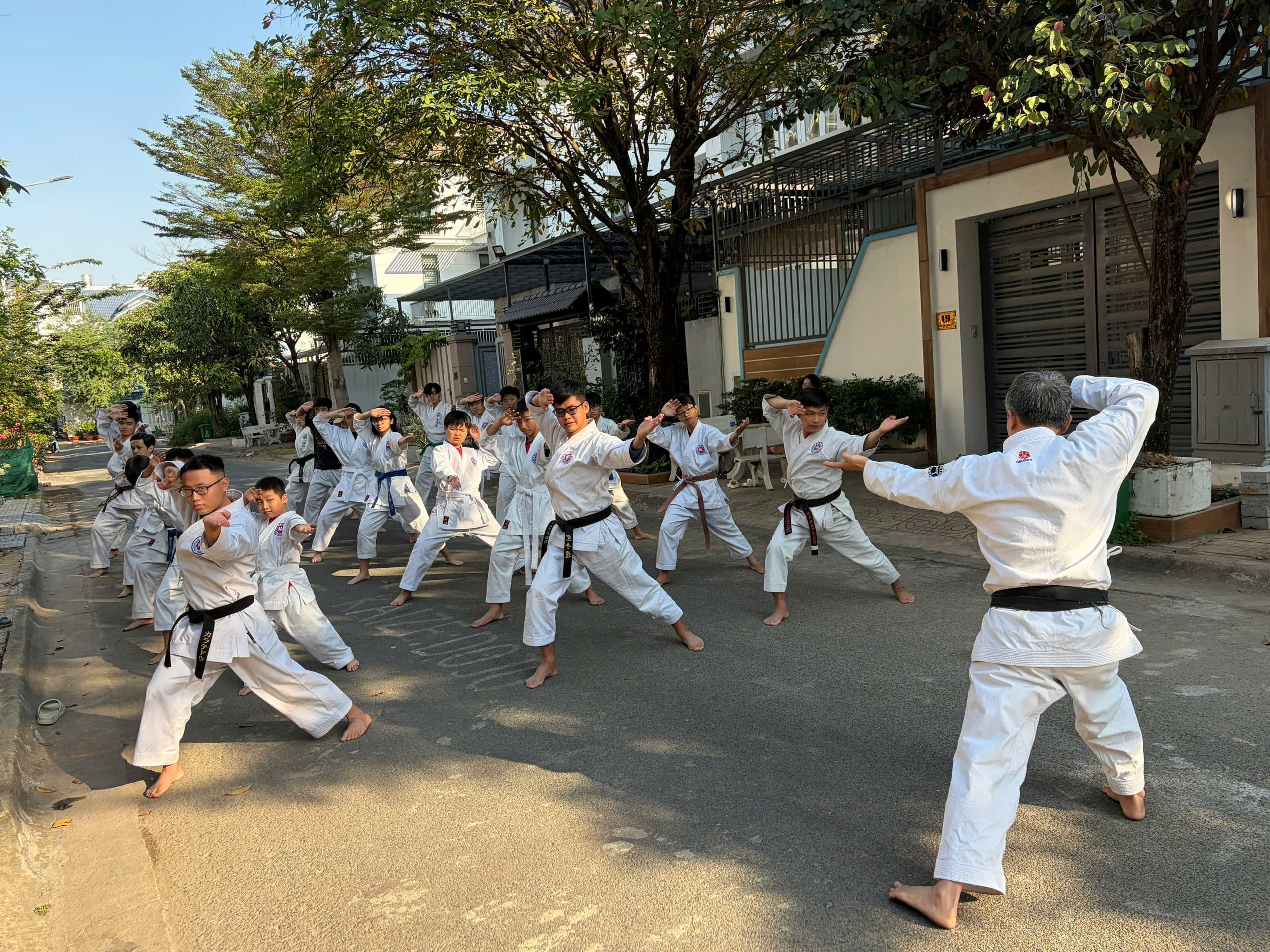Phan duong Kaizen Karate Do luyen tap